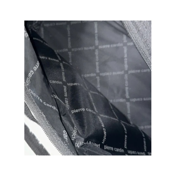 Hunter / Forest Green Base. Black Top. Zips on top. Handles / shoulder straps - Picture 6 of 8